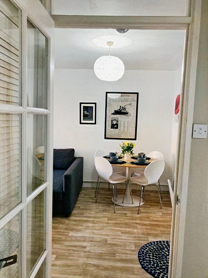Great Location - Centre - Parking - 4 Beds - 2 Bedrooms Appartement Belfast