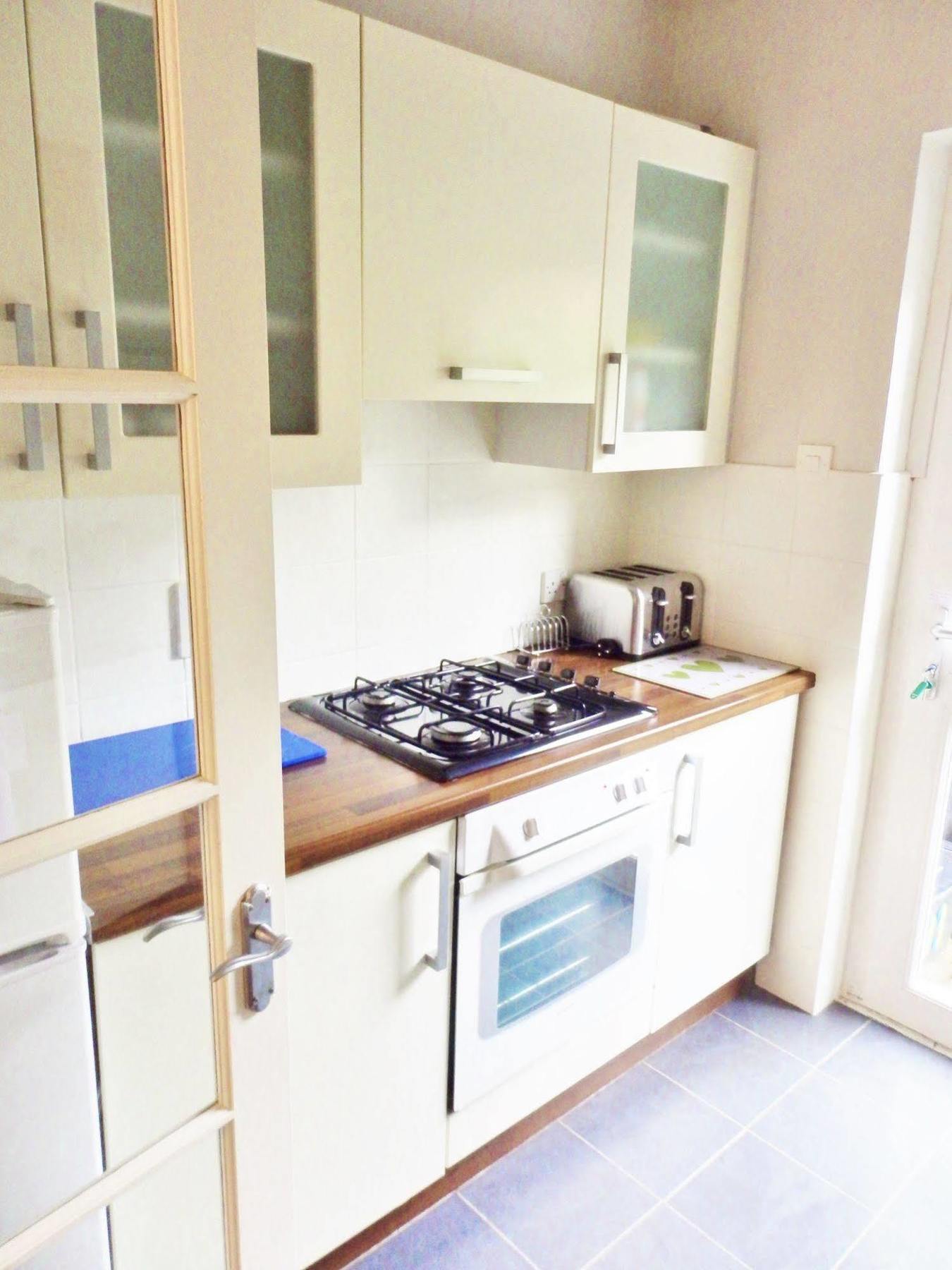 Great Location - Centre - Parking - 4 Beds - 2 Bedrooms Belfast